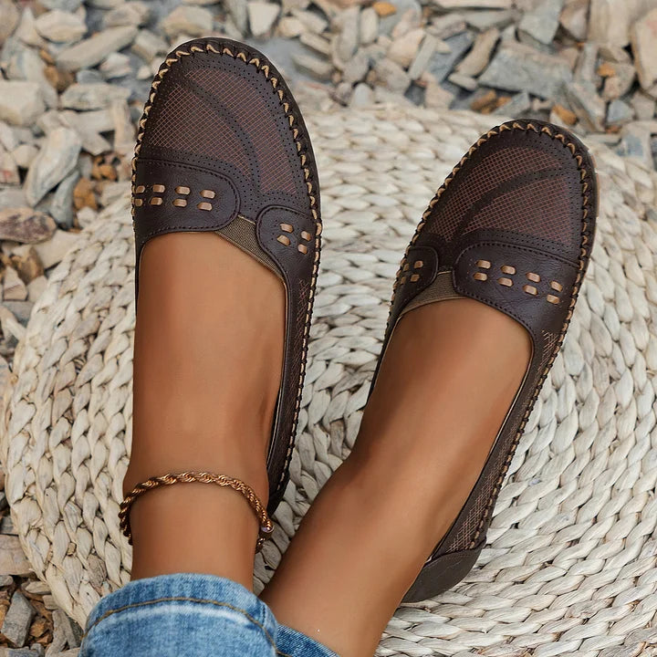 Buty Damskie Wsuwane Z Perforacją I Zaokrąglonym Noskiem