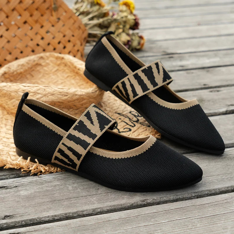 Buty Damskie Ze Szpiczastym Noskiem I Szerokim Paskiem