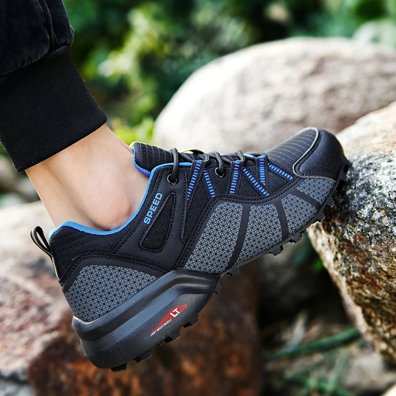 Buty Trekkingowe Męskie Sznurowane Z Podeszwą Z Wyraźnym Wzorem I Pętelką Z Tyłu