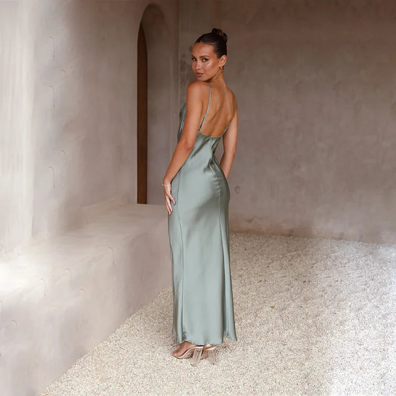 Damska Sukienka Maxi Na Wesele Na Ramiączkach Z Dekoltem Wodą I Odkrytymi Plecami