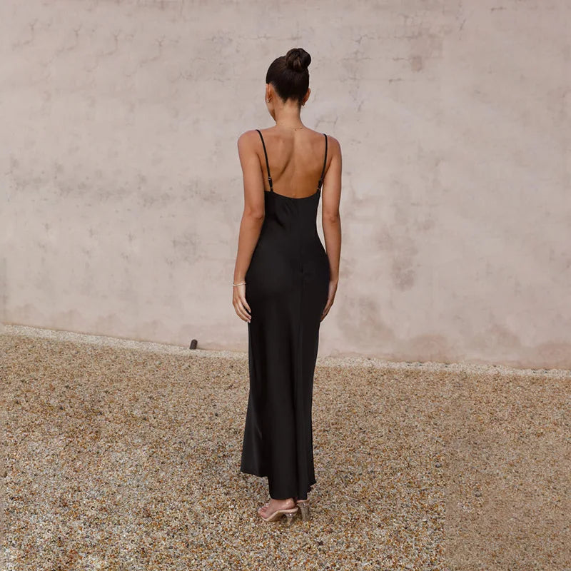 Damska Sukienka Maxi Na Wesele Na Ramiączkach Z Dekoltem Wodą I Odkrytymi Plecami