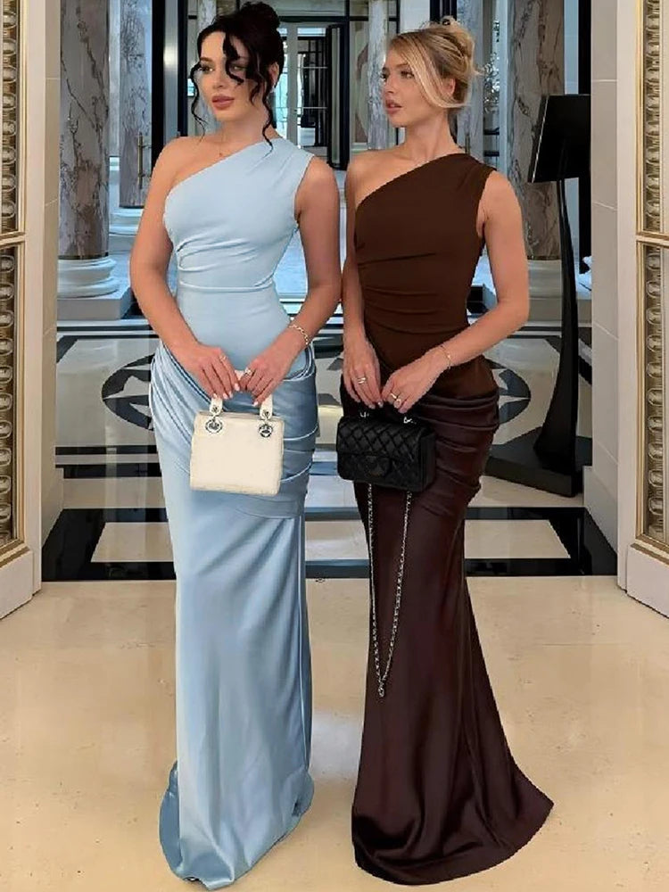 Damska Sukienka Maxi Na Wesele Z Asymetrycznym Dekoltem Na Jedno Ramię I Drapowaniem Na Boku