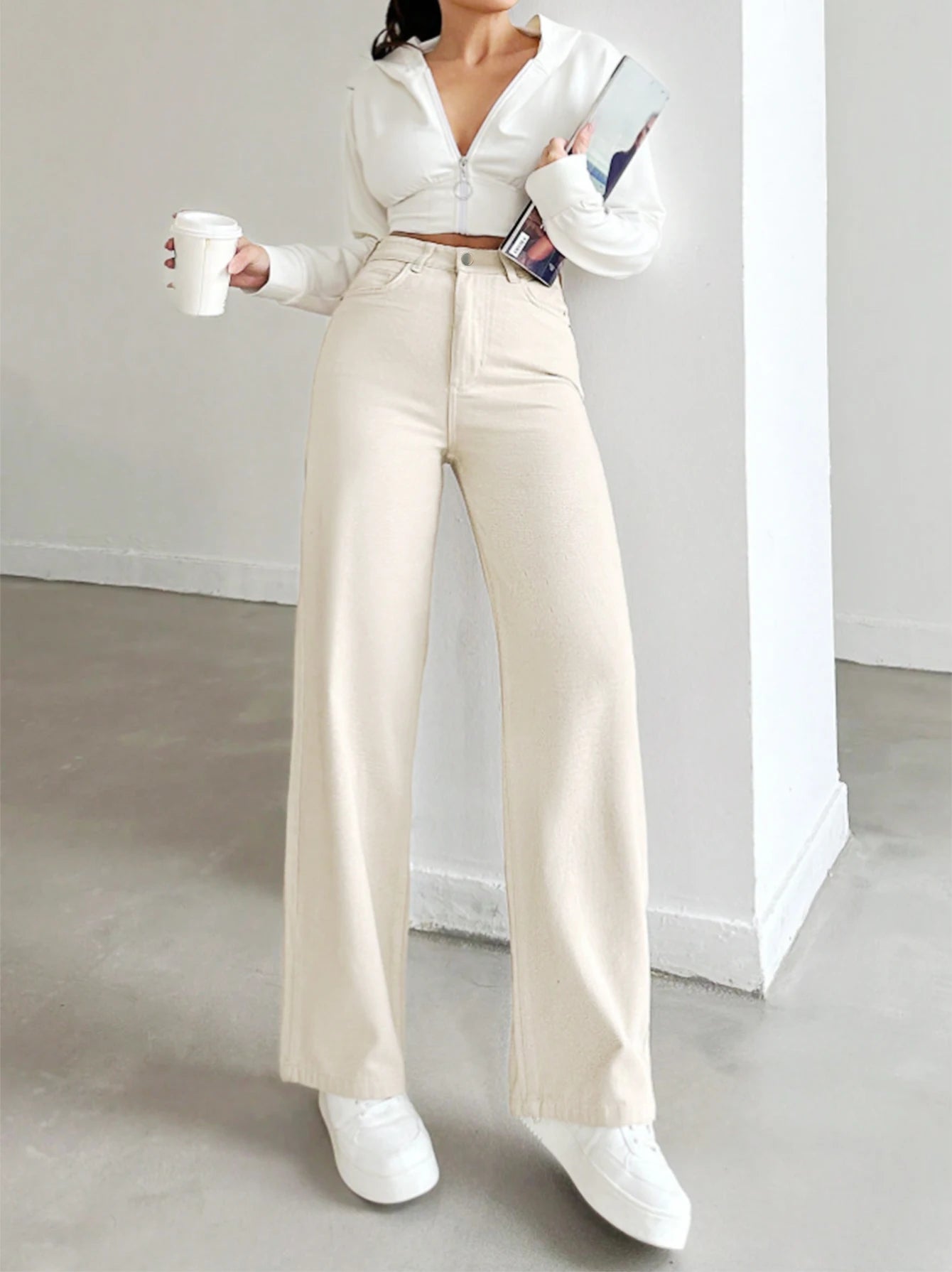 Damskie Dżinsy z Wysokim Stanem z Zapięciem na Zamek i Guzikiem