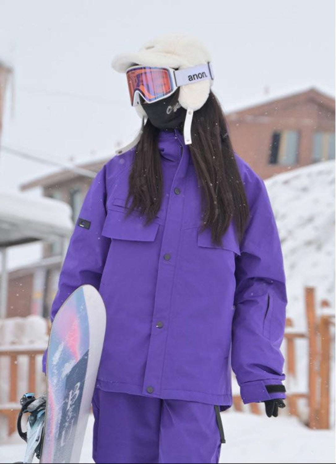 Kurtka Narciarska Damska Z Klapami Na Klatce Piersiowej I Kapturem