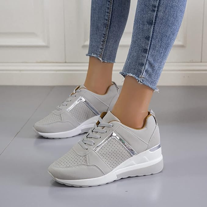 Sneakersy Damskie Na Koturnie Z Perforowanym Panelem I Sznurowaniem