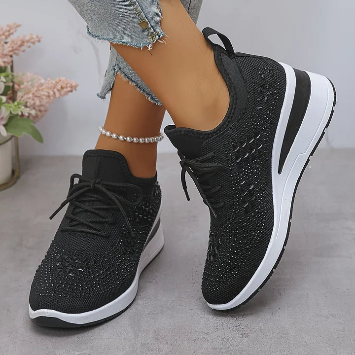 Sneakersy Damskie Sznurowane Z Geometrycznymi Wstawkami I Koturnem