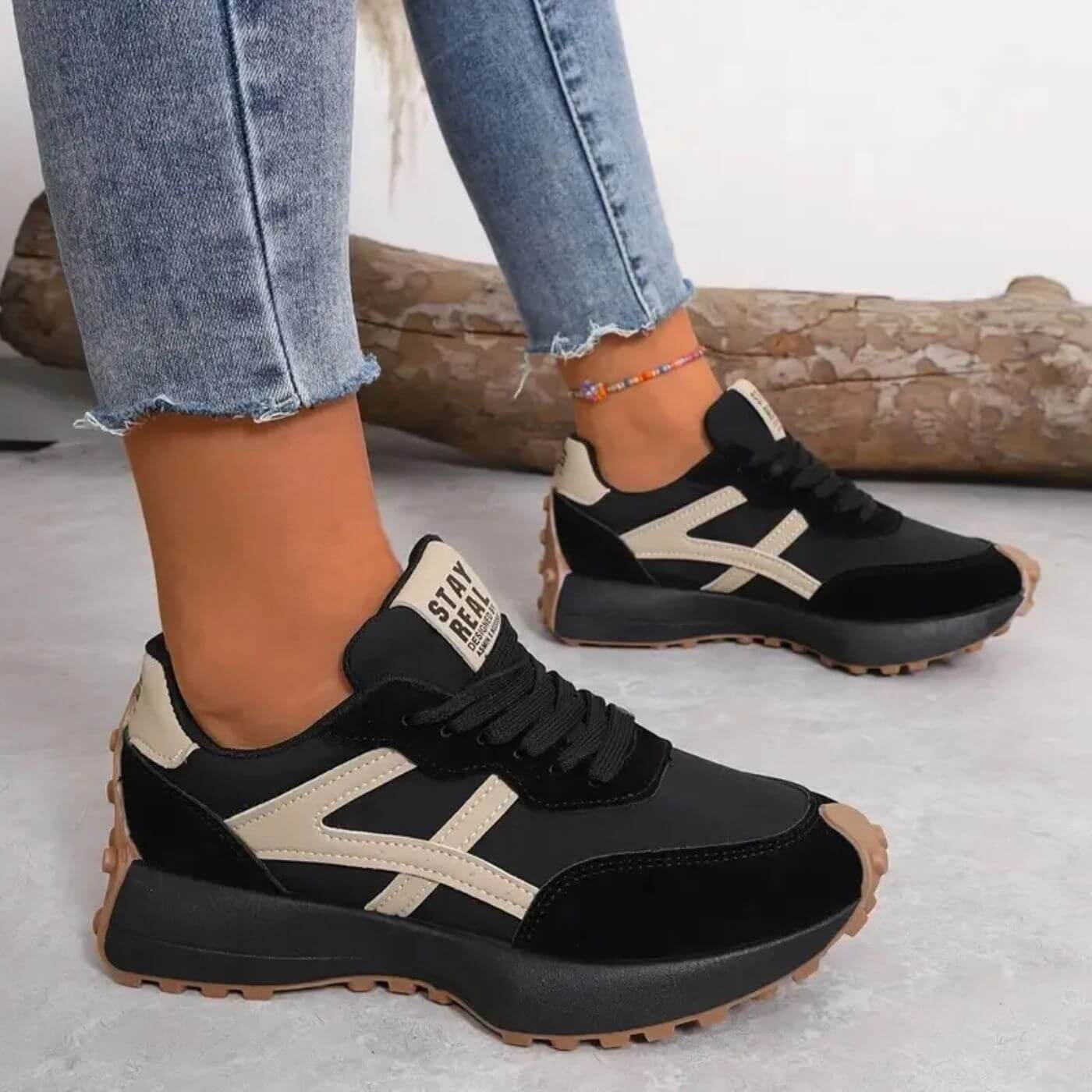 Sneakersy Damskie Sznurowane Z Wstawkami Po Bokach I Grubym Spodem