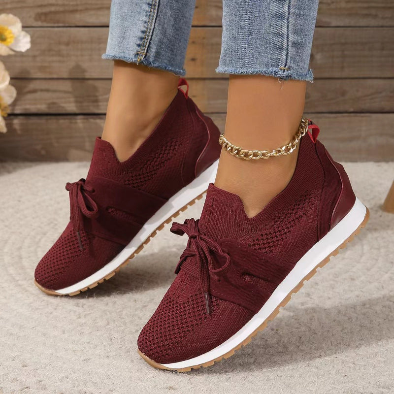 Sneakersy Damskie Wsuwane Z Zabudowanym Zapiętkiem I Pętelką Z Tyłu