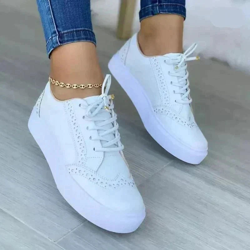 Sneakersy Damskie Z Perforowanymi Detalami I Podeszwą Na Platformie