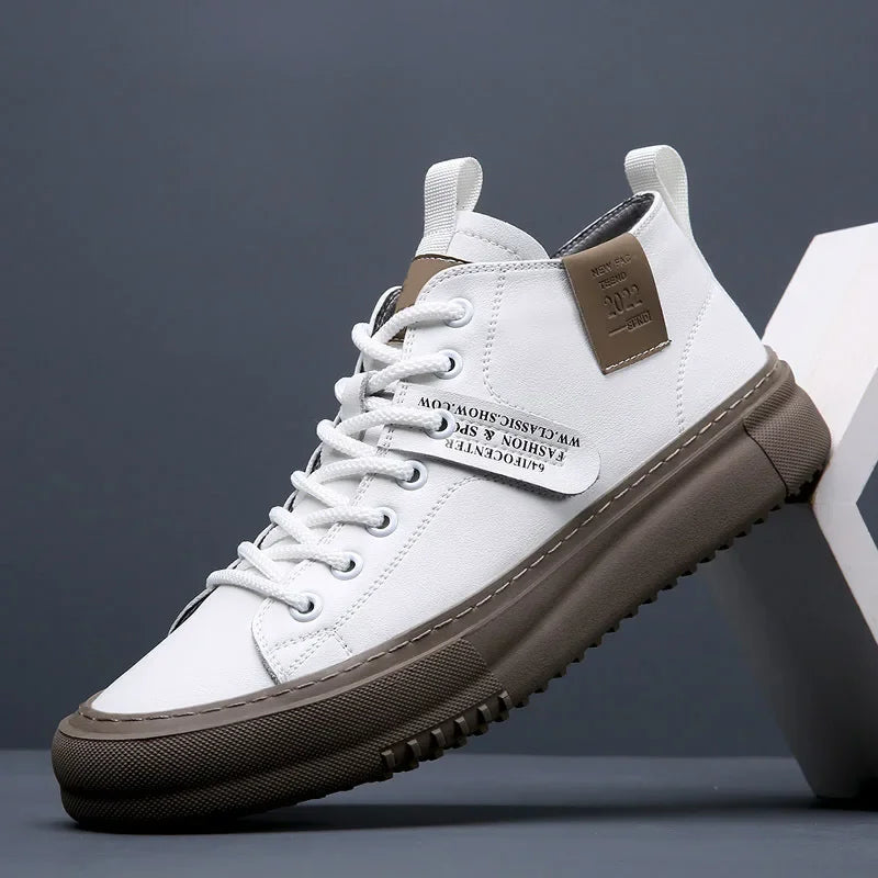 Sneakersy Męskie Sznurowane Z Naszywką Po Boku I Grubszą Podeszwą