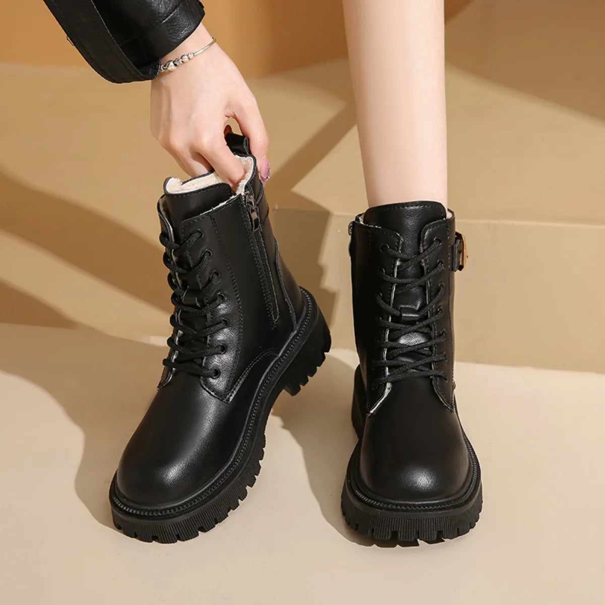 Botki Damskie Sznurowane Z Suwakiem I Klamrą