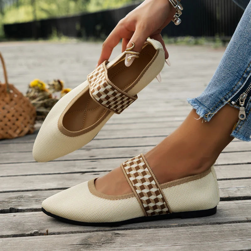 Buty Damskie Ze Szpiczastym Noskiem I Szerokim Paskiem