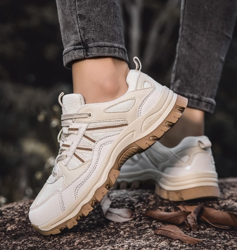 Buty Trekkingowe Damskie Sznurowane Z Zaokrąglonym Noskiem I Grubą Podeszwą