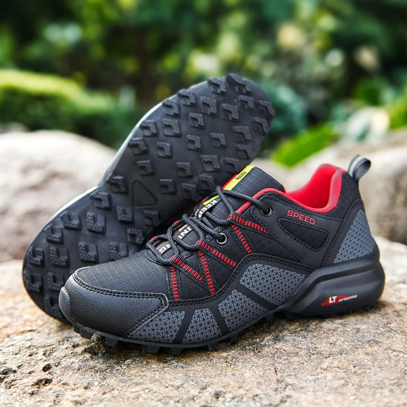 Buty Trekkingowe Męskie Sznurowane Z Podeszwą Z Wyraźnym Wzorem I Pętelką Z Tyłu