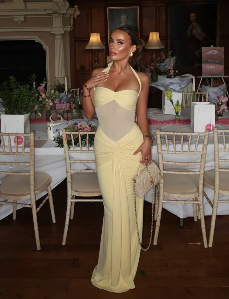 Damska Sukienka Maxi Na Wesele Z Dekoltem Halter I Marszczeniami