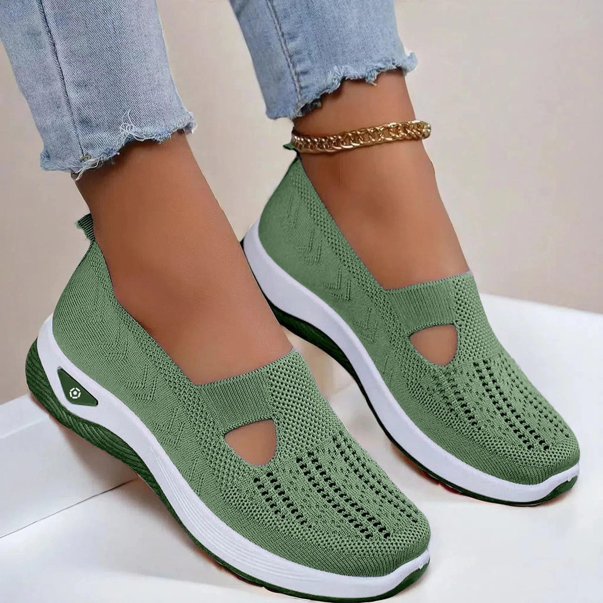 Damskie Buty Z Wycięciem I Perforowanym Przodem
