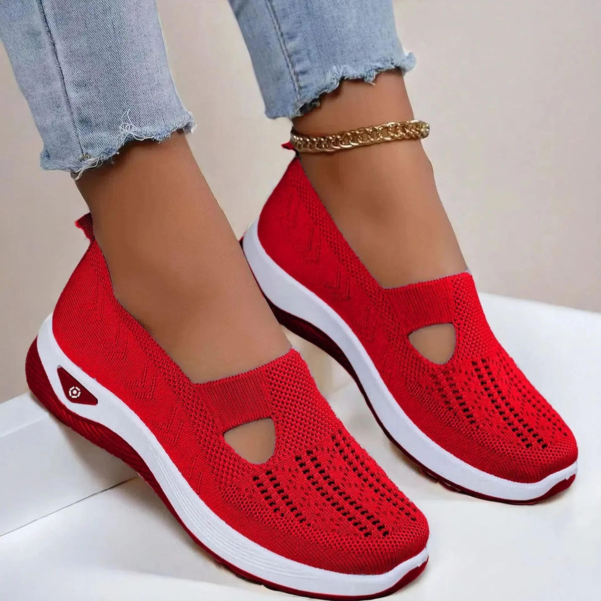 Damskie Buty Z Wycięciem I Perforowanym Przodem