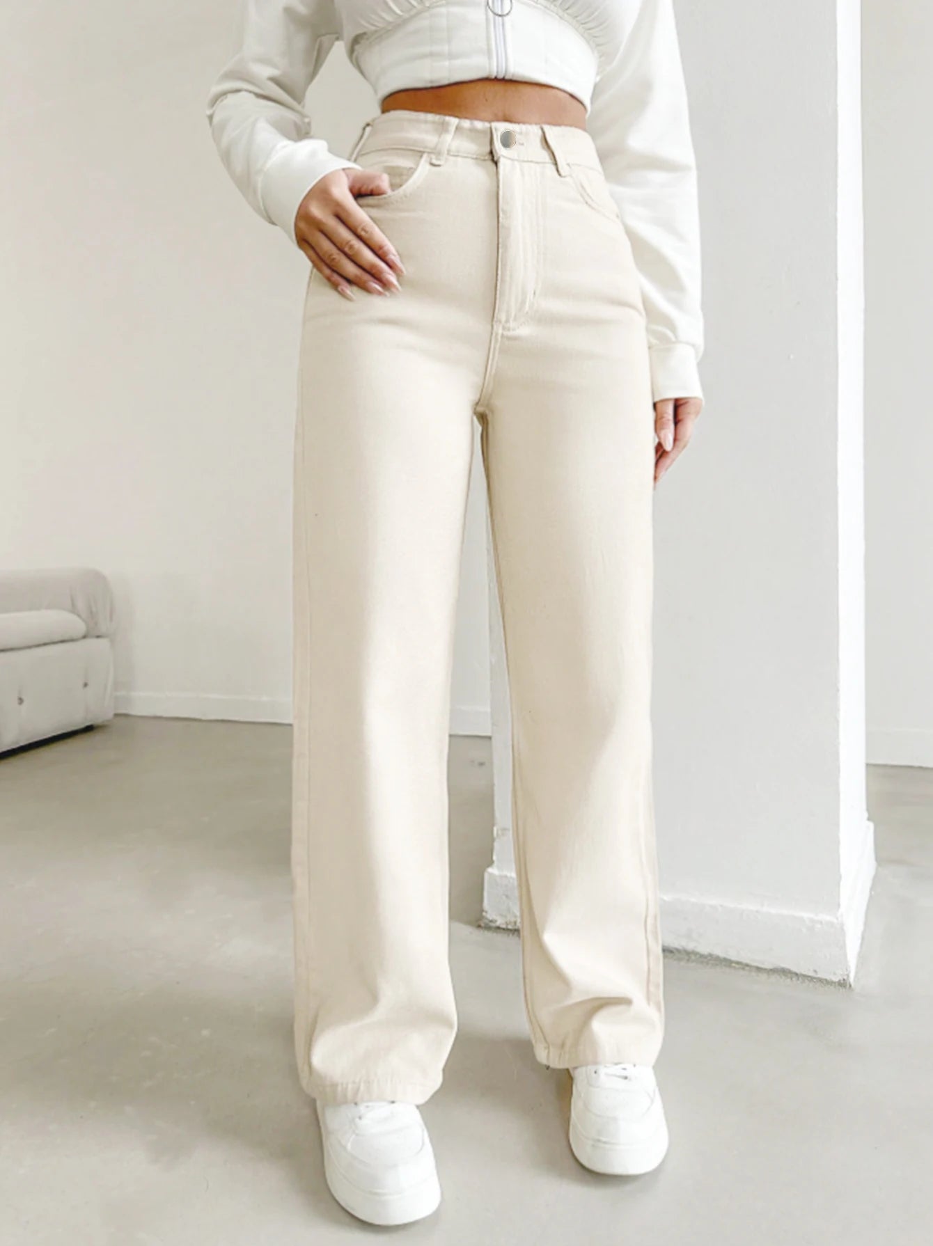 Damskie Dżinsy z Wysokim Stanem z Zapięciem na Zamek i Guzikiem