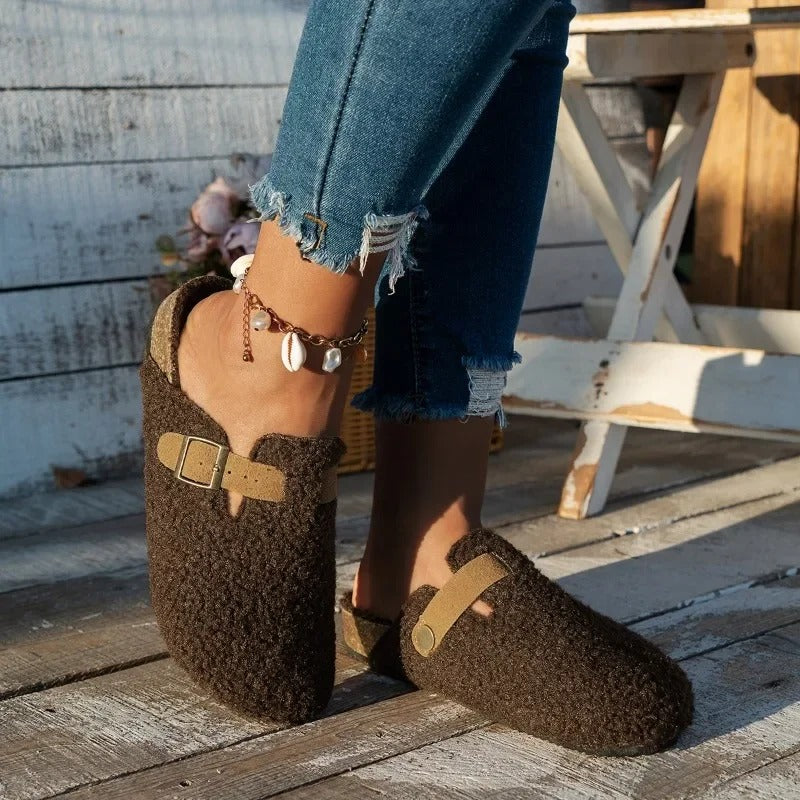 Kapcie Damskie Z Paskiem I Klamrą Z Odkrytą Piętą