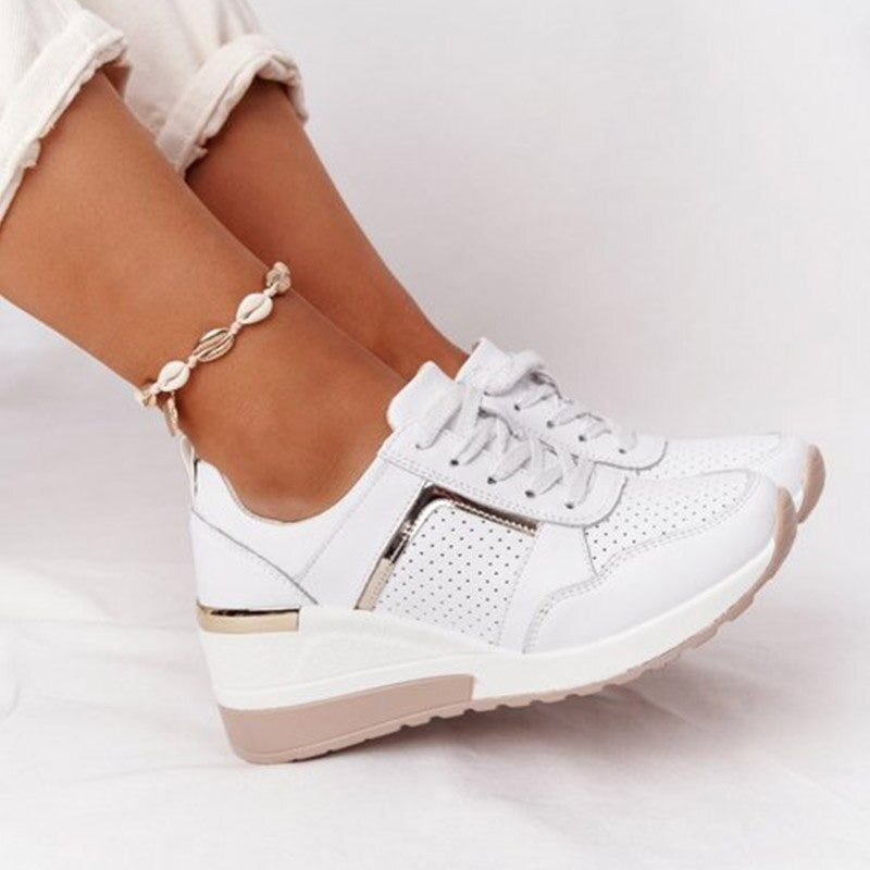 Sneakersy Damskie Na Koturnie Z Perforowanym Panelem I Sznurowaniem