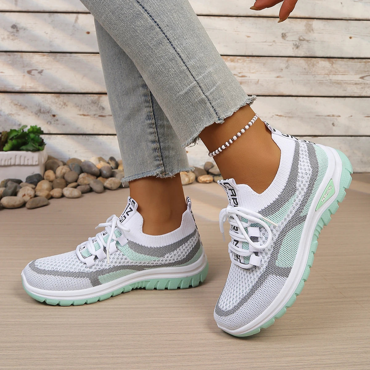 Sneakersy Damskie Sznurowane Niskie Z Okrągłym Noskiem I Żłobioną Podeszwą
