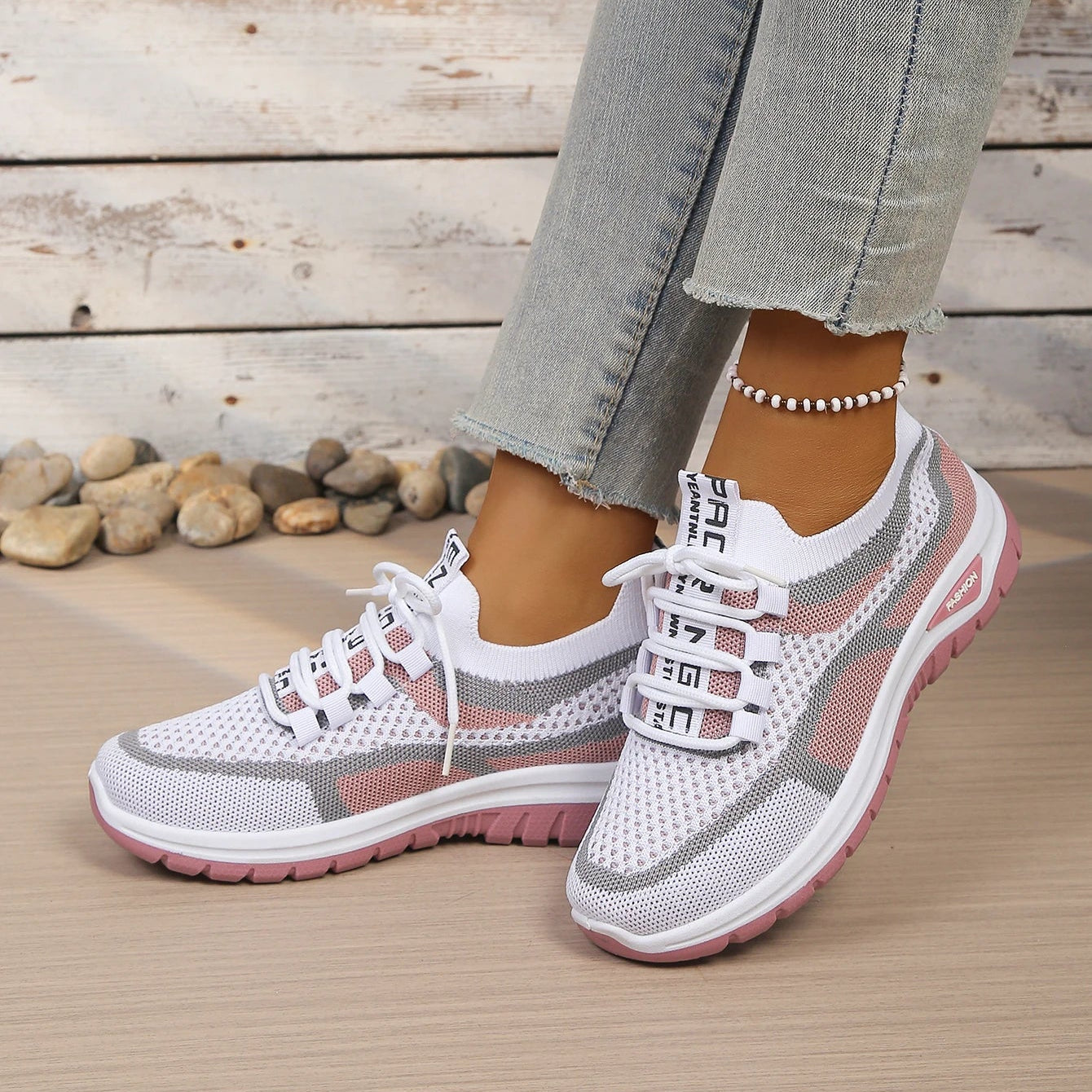 Sneakersy Damskie Sznurowane Niskie Z Okrągłym Noskiem I Żłobioną Podeszwą