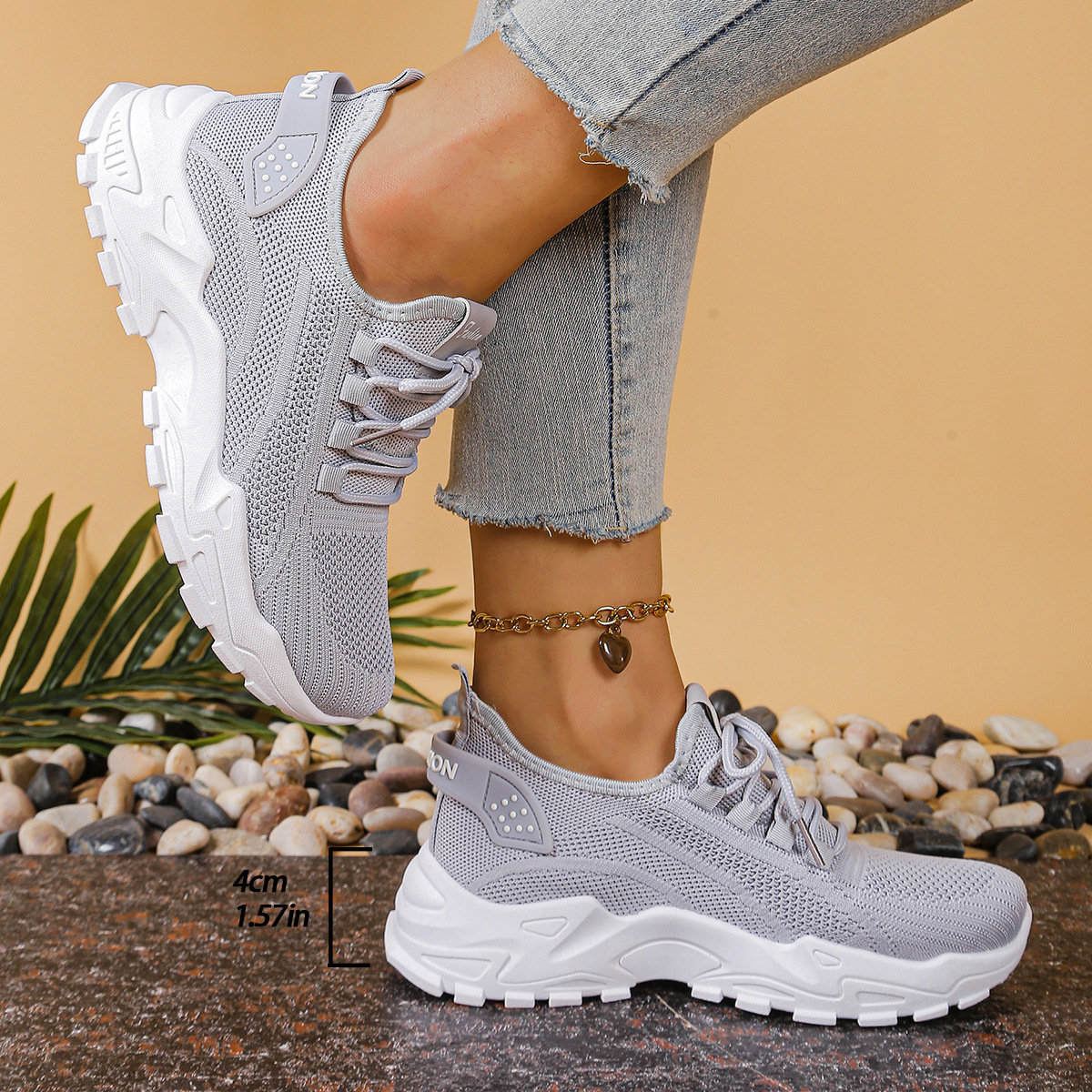 Sneakersy Damskie Sznurowane Z Ażurową Cholewką I Grubą Podeszwą
