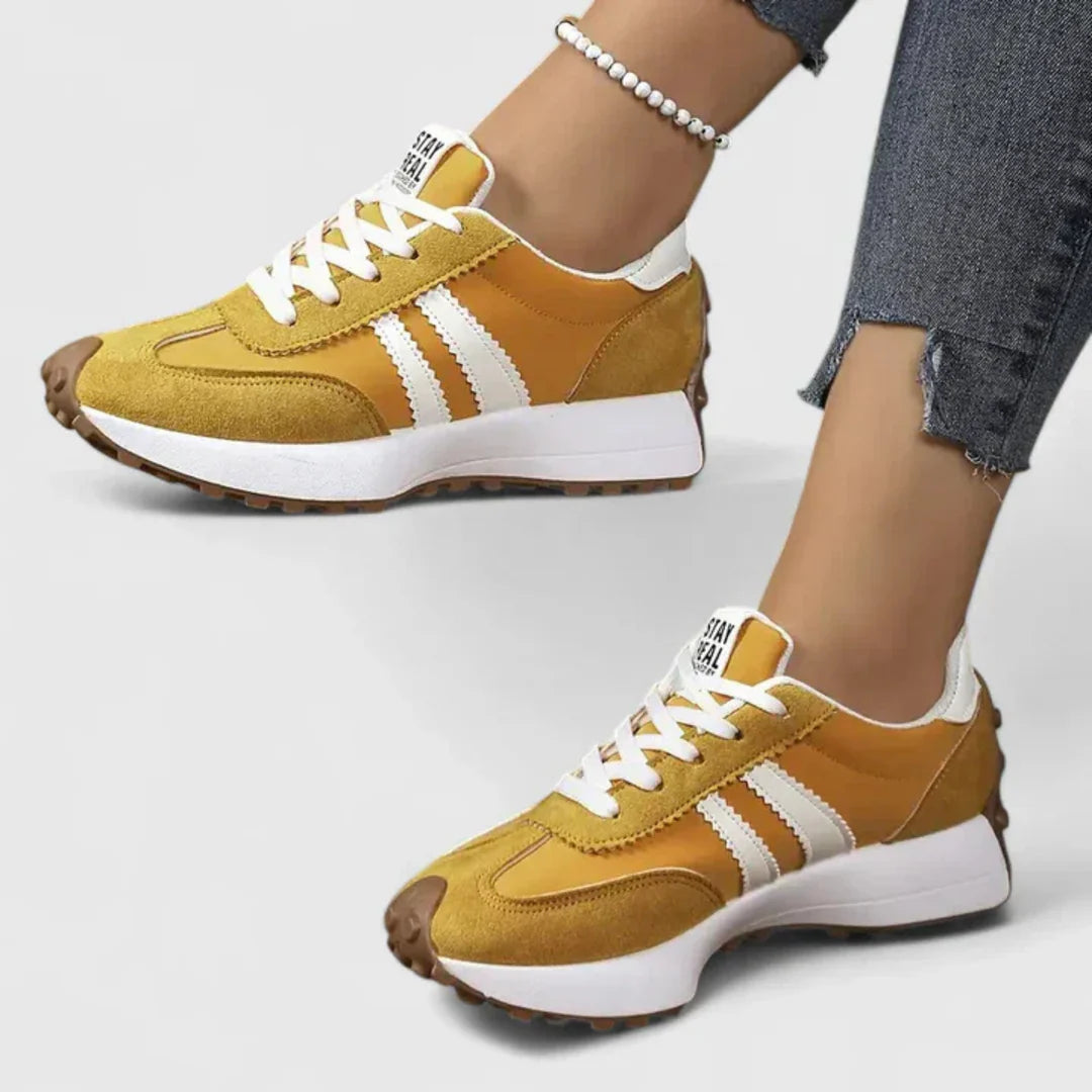 Sneakersy Damskie Sznurowane Z Dwoma Paskami I Grubszą Podeszwą