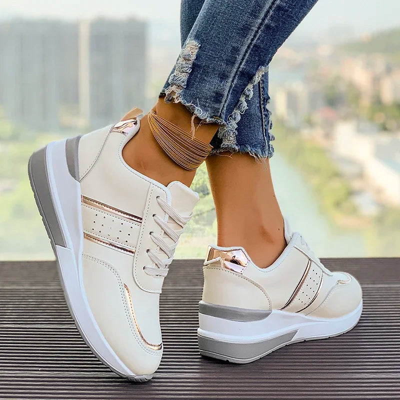 Sneakersy Damskie Sznurowane Z Perforowanymi Panelami I Grubą Podeszwą