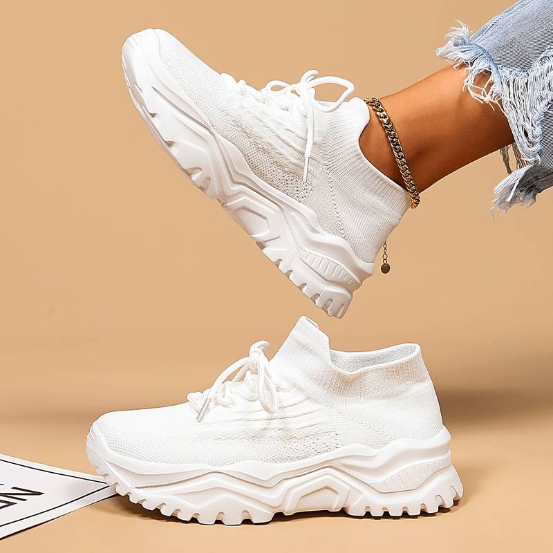 Sneakersy Damskie Sznurowane Z Prążkowaną Cholewką I Grubą Podeszwą