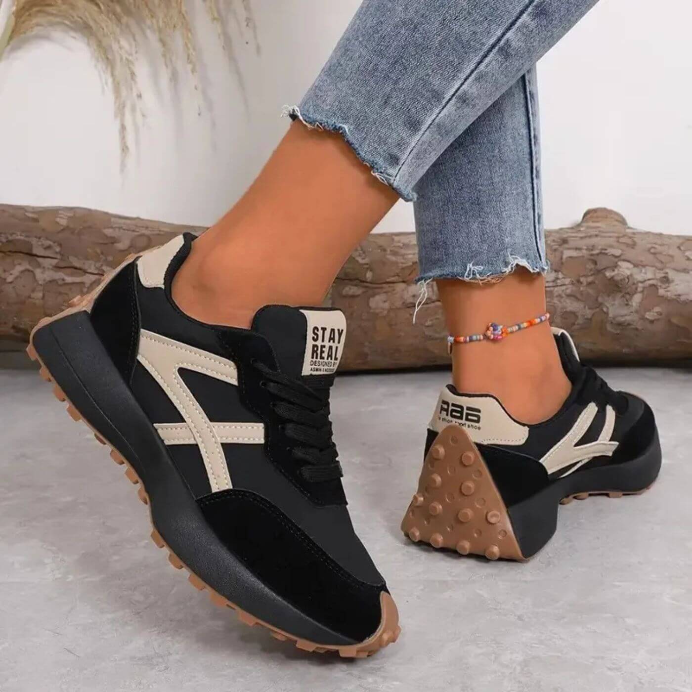 Sneakersy Damskie Sznurowane Z Wstawkami Po Bokach I Grubym Spodem