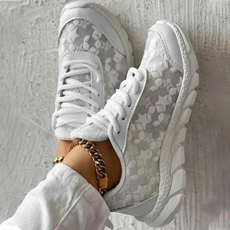 Sneakersy Damskie Sznurowane Z Wzorem W Gwiazdy I Grubą Podeszwą