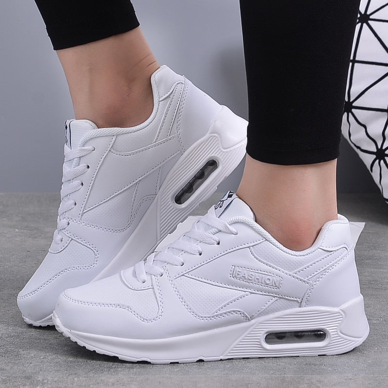 Sneakersy Damskie Sznurowane Z Zaokrąglonym Noskiem I Grubszą Podeszwą
