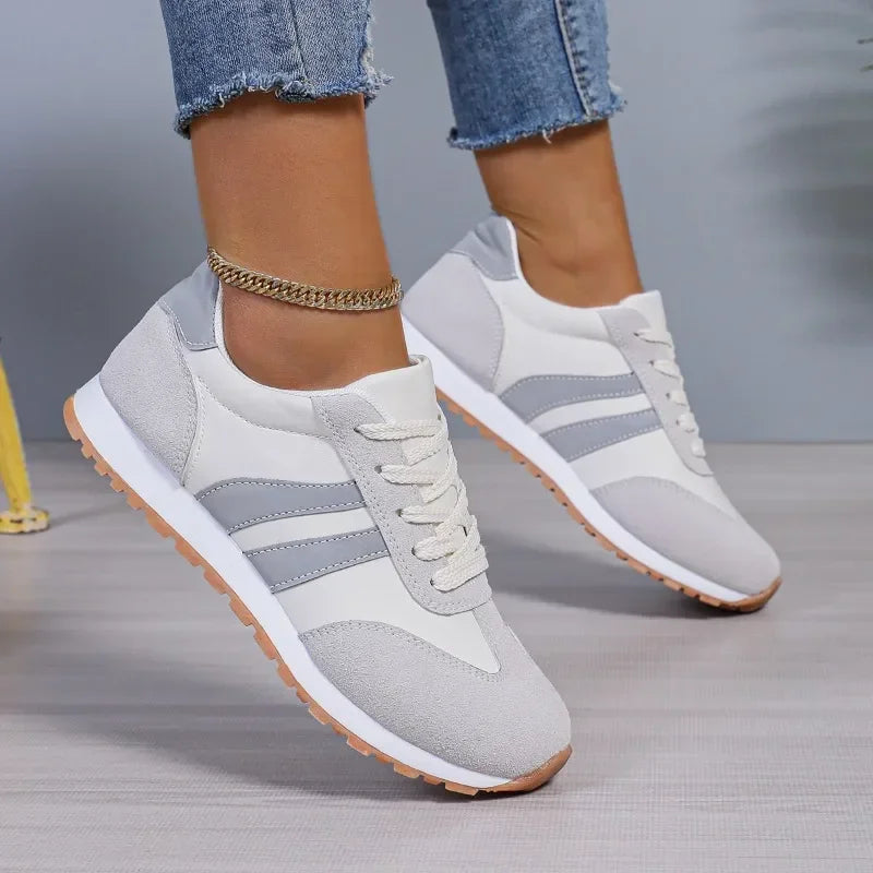 Sneakersy Damskie Sznurowane Z Zaokrąglonym Noskiem I Paskami Po Bokach