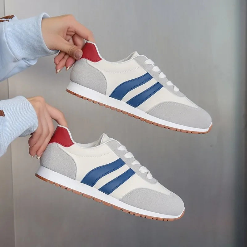 Sneakersy Damskie Sznurowane Z Zaokrąglonym Noskiem I Paskami Po Bokach