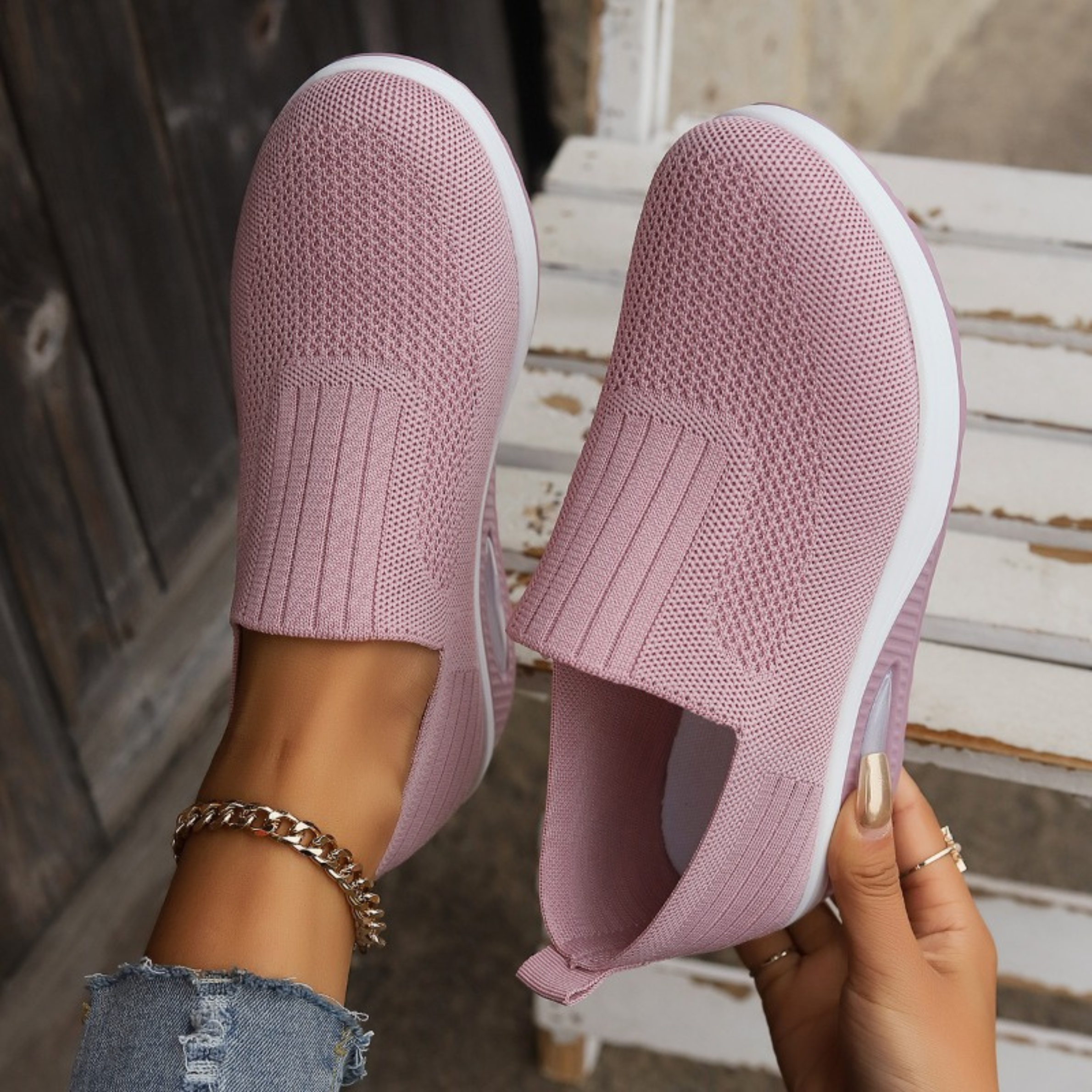 Sneakersy Damskie Wsuwane Z Okrągłym Noskiem I Pętelką Z Tyłu