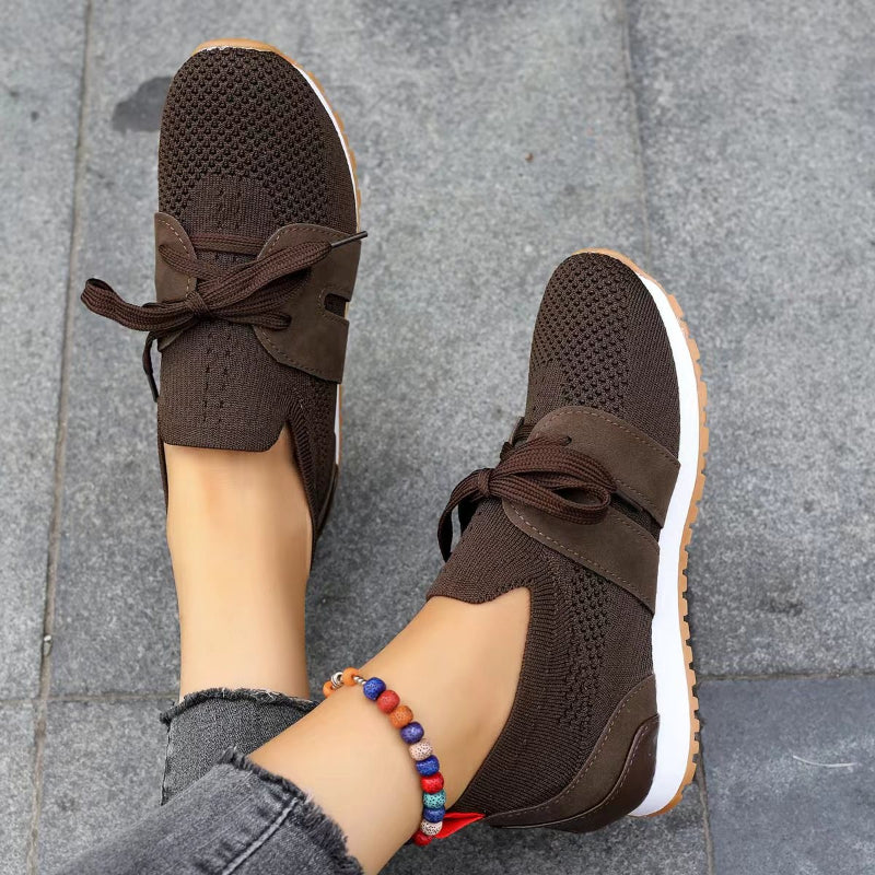 Sneakersy Damskie Wsuwane Z Zabudowanym Zapiętkiem I Pętelką Z Tyłu