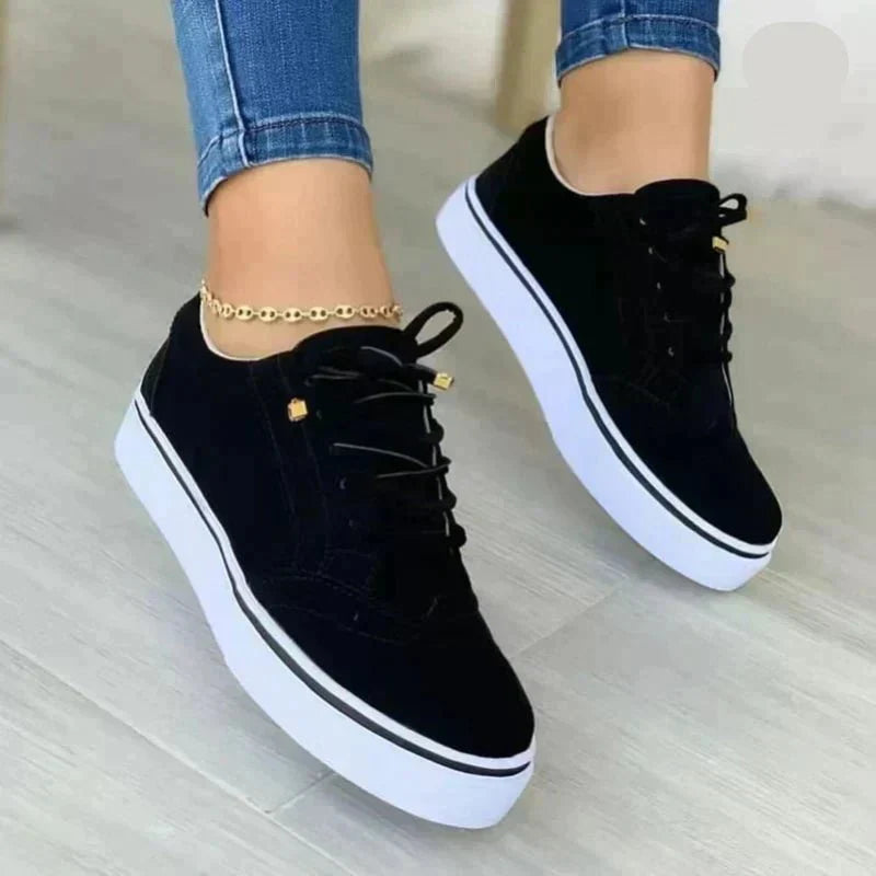 Sneakersy Damskie Z Perforowanymi Detalami I Podeszwą Na Platformie