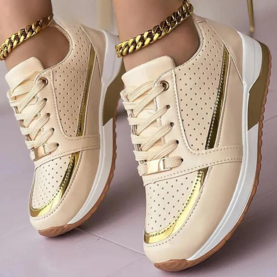 Sneakersy Damskie Z Perforowanymi Panelami I Koturnem