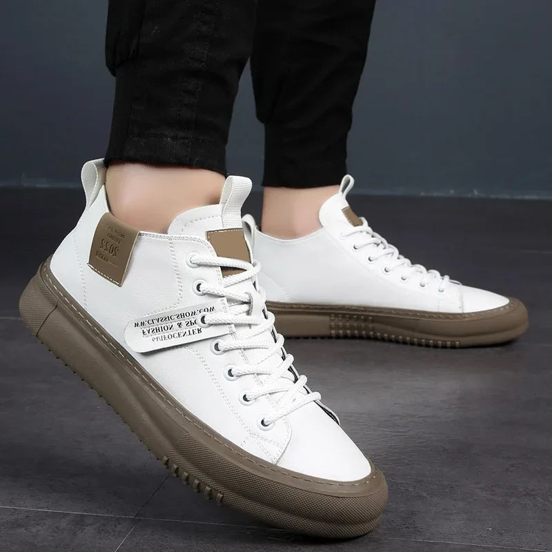Sneakersy Męskie Sznurowane Z Naszywką Po Boku I Grubszą Podeszwą