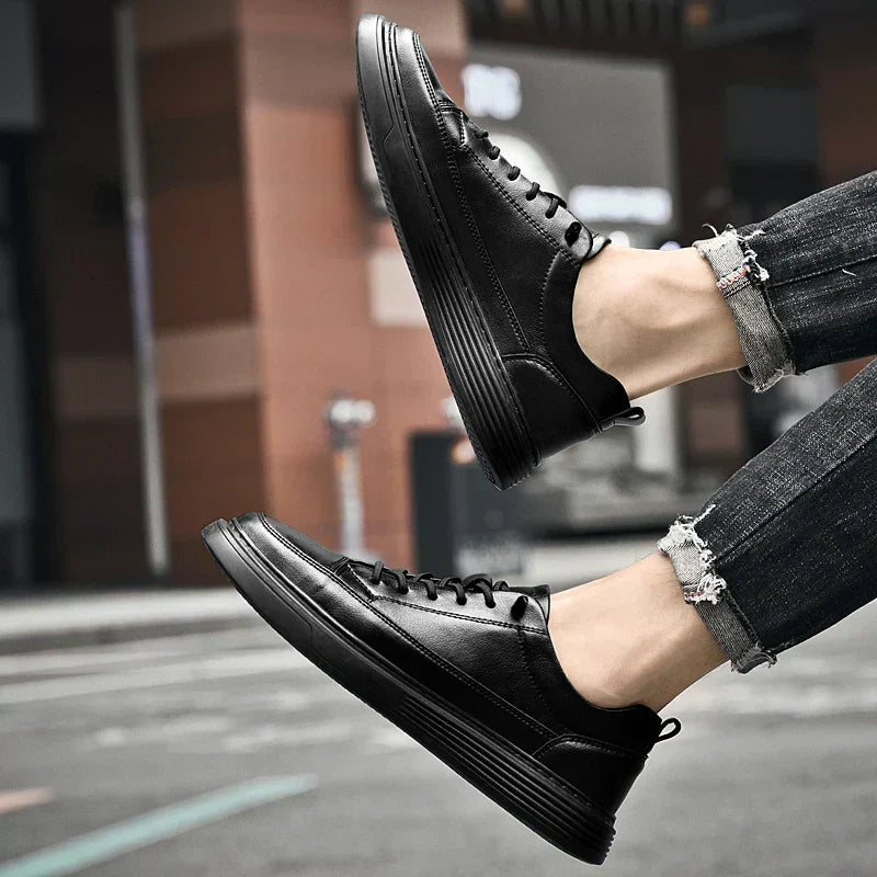 Sneakersy Męskie Sznurowane Z Żłobioną Podeszwą I Okrągłym Noskiem