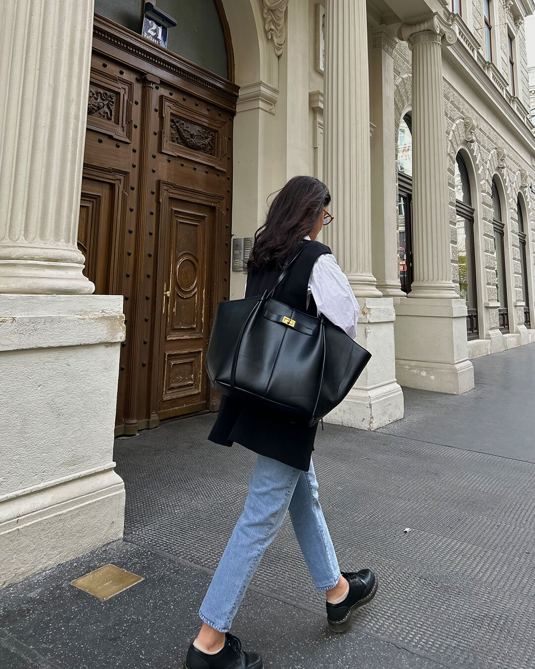 Torebka Damska z Długimi Uchwytami i Zapięciem Obrotowym