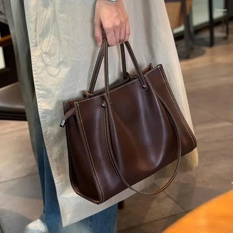 Torebka Damska z Podwójnymi Uchwytami i Kontrastowym Przeszyciem